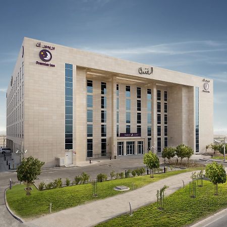 Premier Inn Doha Education City Екстериор снимка