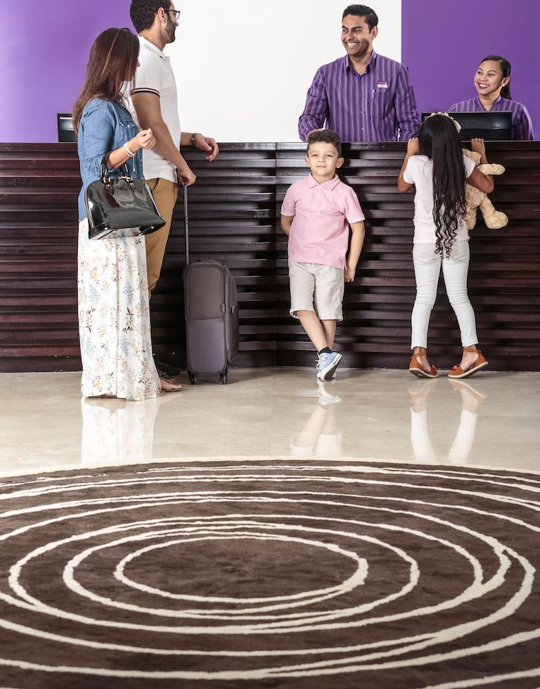 Premier Inn Doha Education City Екстериор снимка