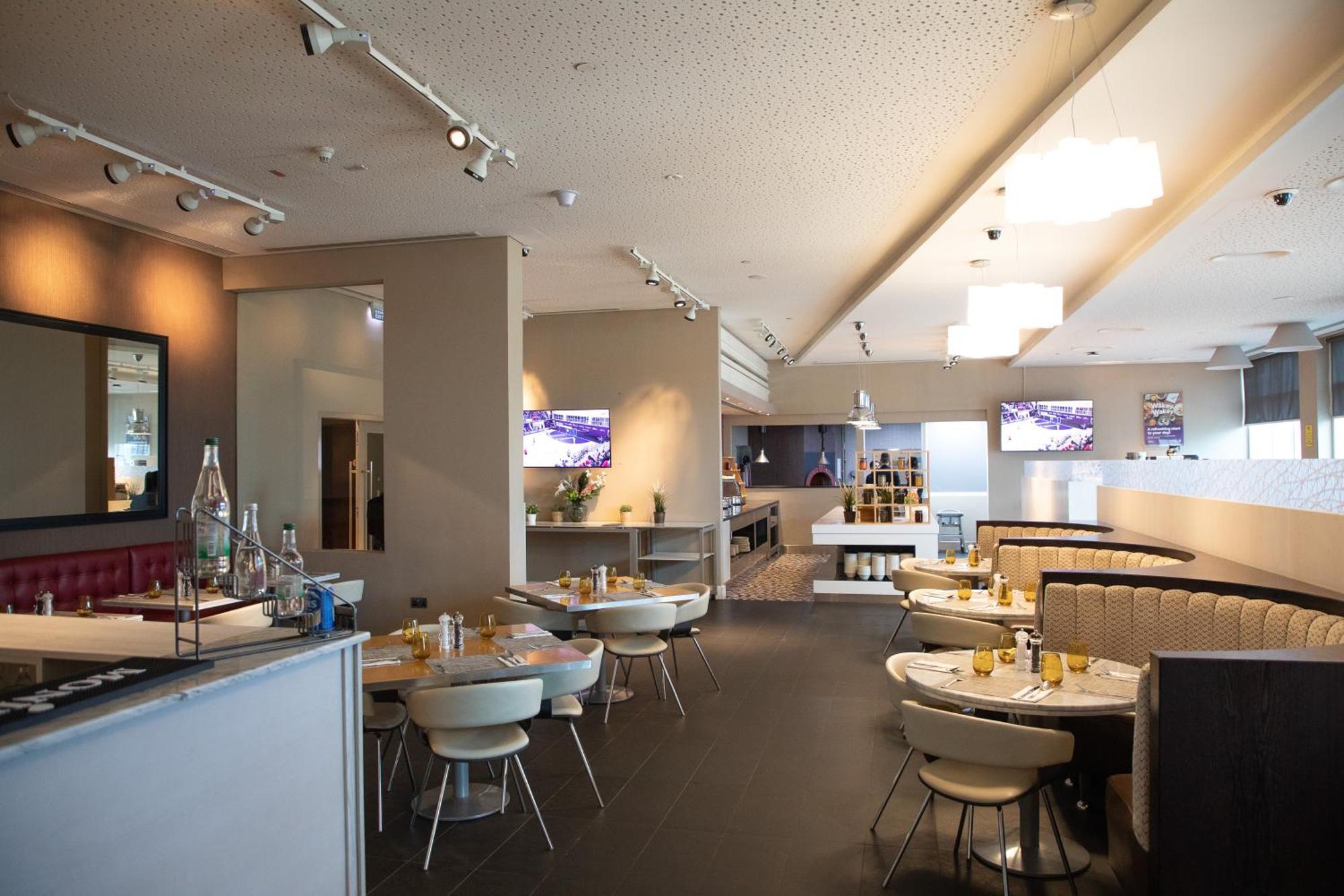 Premier Inn Doha Education City Екстериор снимка