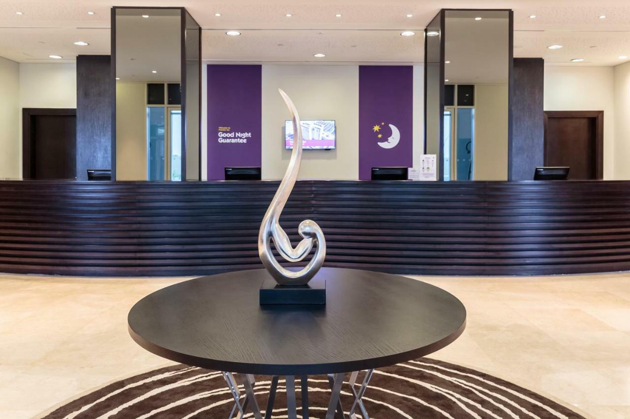 Premier Inn Doha Education City Екстериор снимка